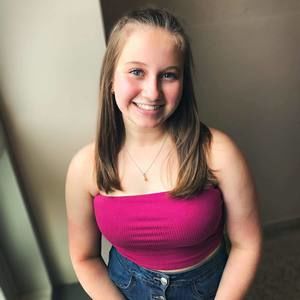 Meet your Posher, Elizabeth